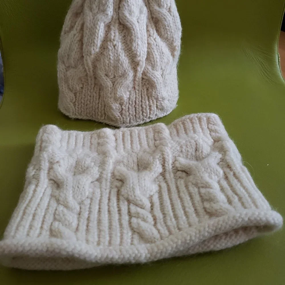 GIRL'S HAT AND SNOOD, WOOL, HANDMADE, 5-7 …